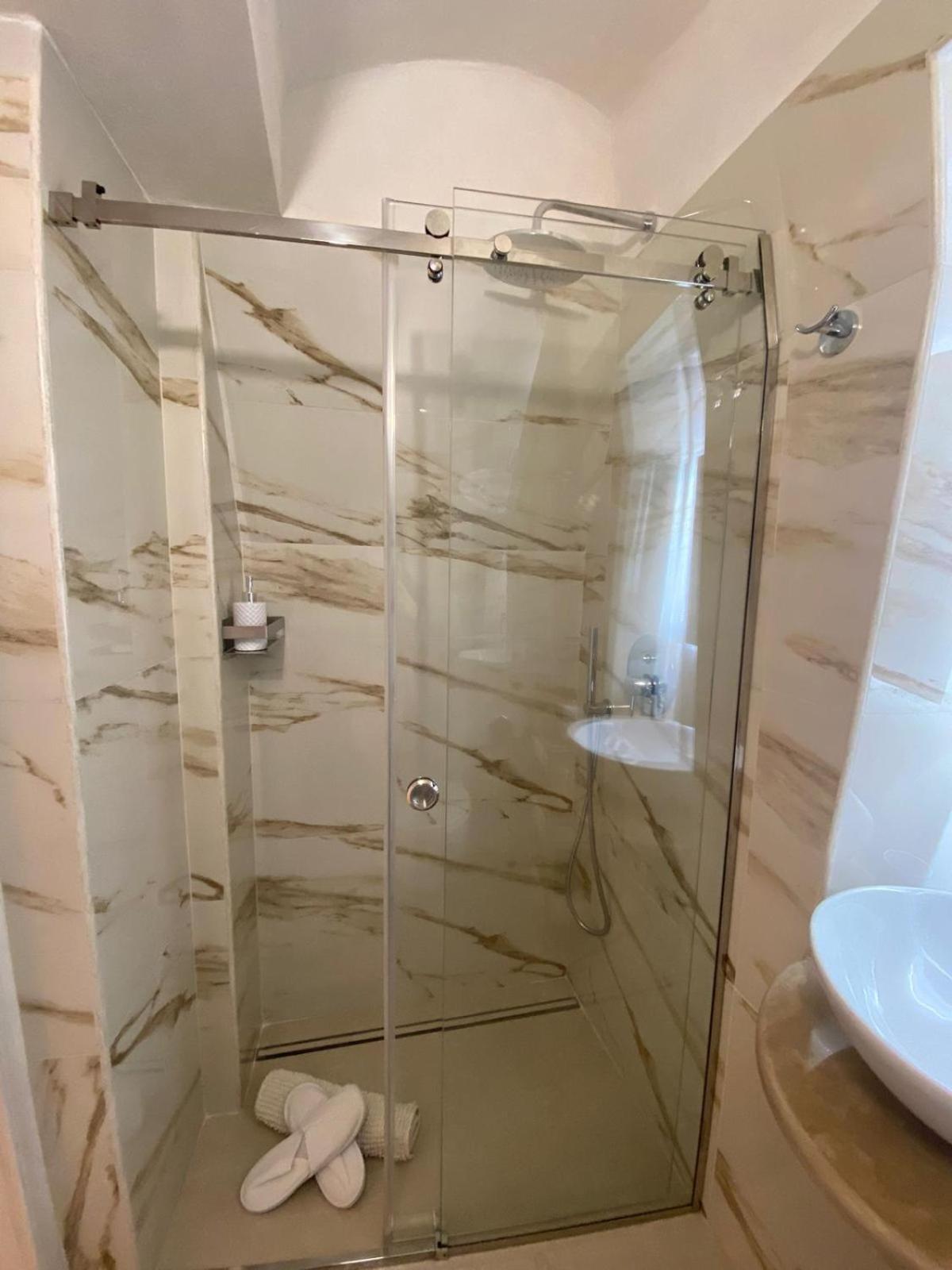 Eureka Luxury Room Остуни Екстериор снимка