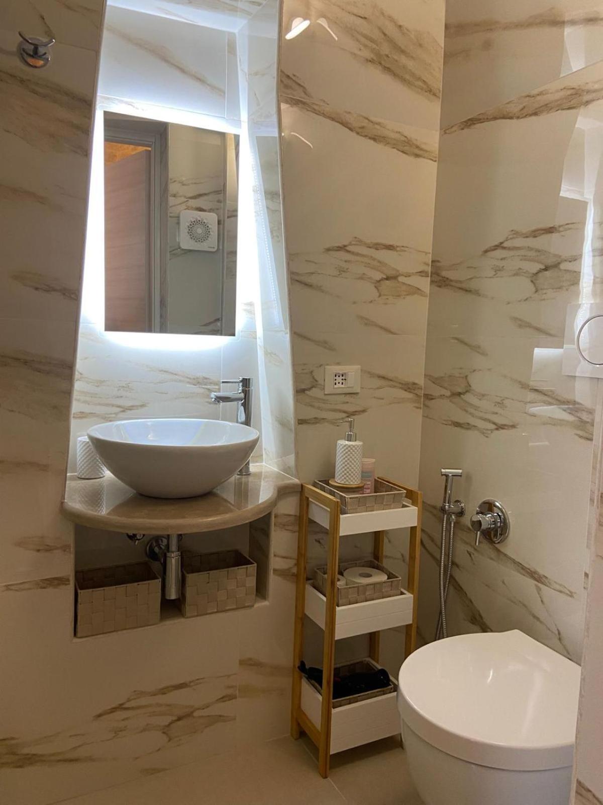 Eureka Luxury Room Остуни Екстериор снимка