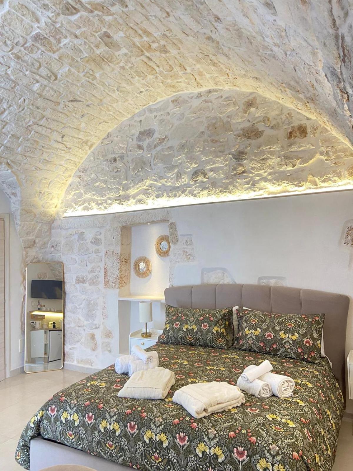 Eureka Luxury Room Остуни Екстериор снимка